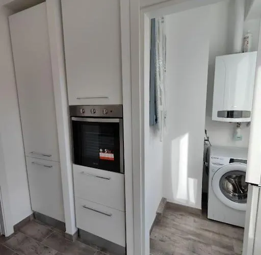 White & Wood House In Rome
